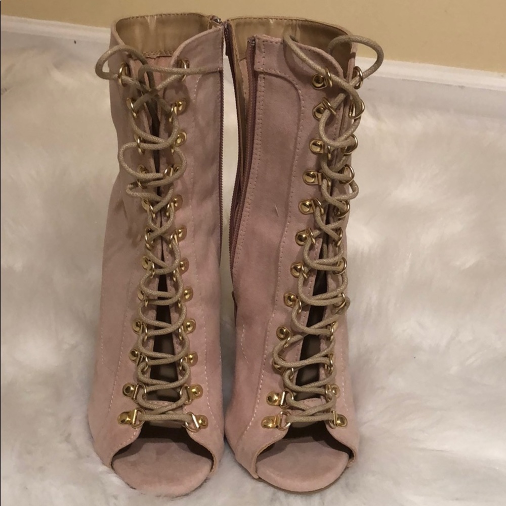 Fashion nova boots !